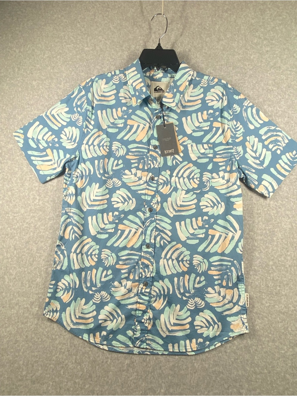 Quicksilver Shirt Men’s Size S/P Blue/White Geometric Short Sleeve Casual NWT